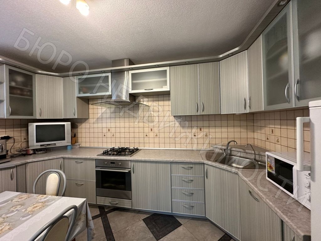 Продажа дома, 173м <sup>2</sup>, 10 сот., Балашов, 30 лет Победы ул,  254