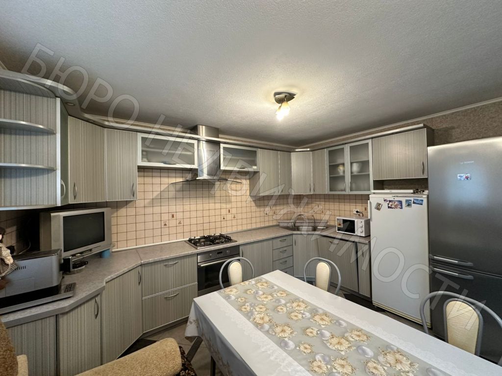 Продажа дома, 173м <sup>2</sup>, 10 сот., Балашов, 30 лет Победы ул,  254