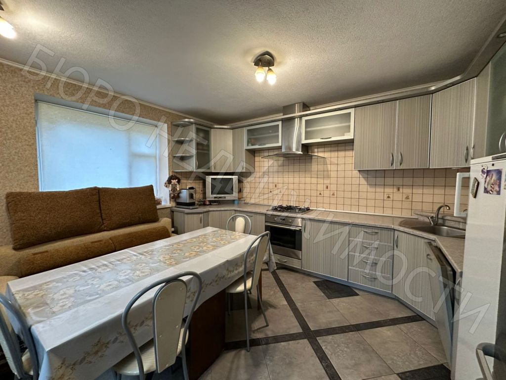 Продажа дома, 173м <sup>2</sup>, 10 сот., Балашов, 30 лет Победы ул,  254