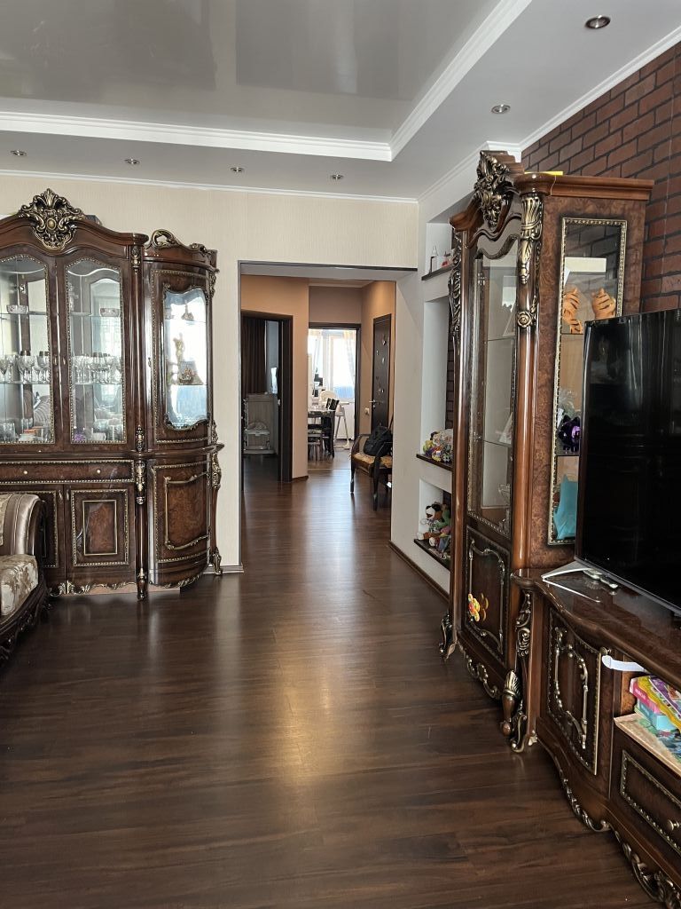 Продажа 2-комнатной квартиры, Энгельс, Тельмана ул,  26