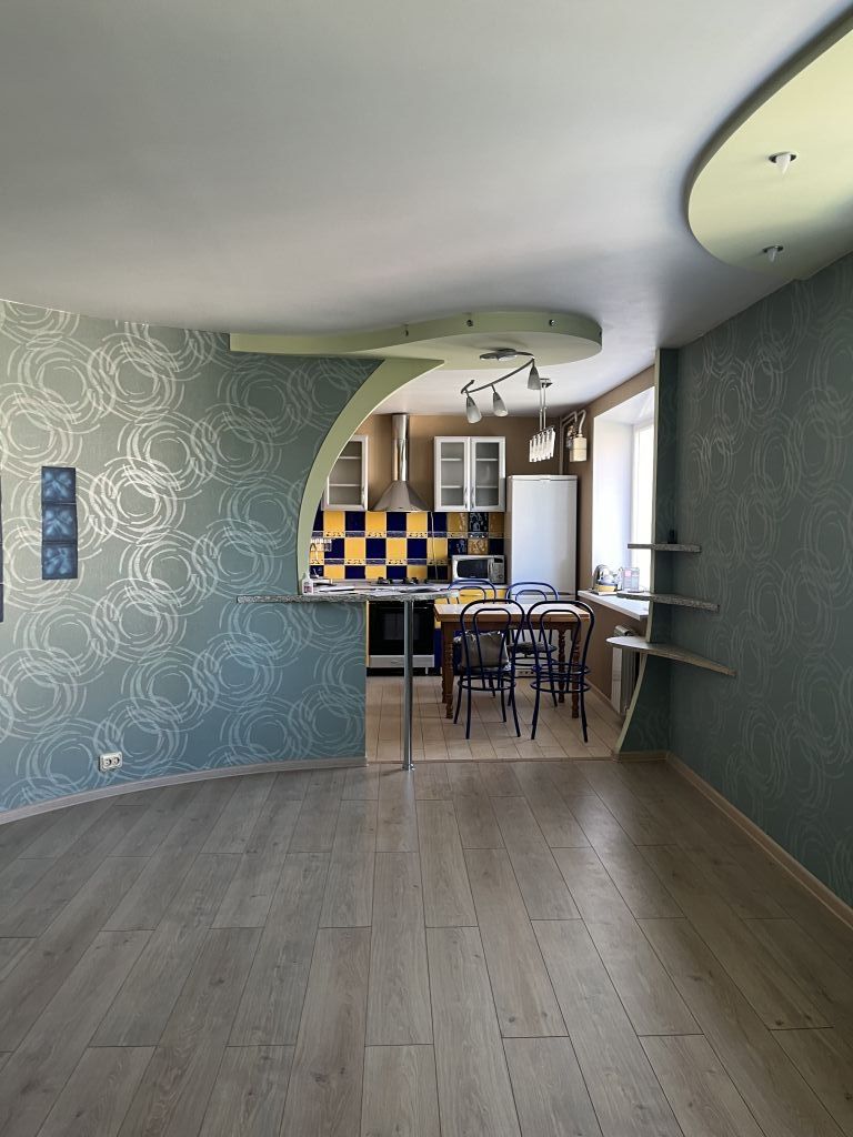 Продажа 2-комнатной квартиры, Энгельс, Фридриха Энгельса пр-кт,  69А