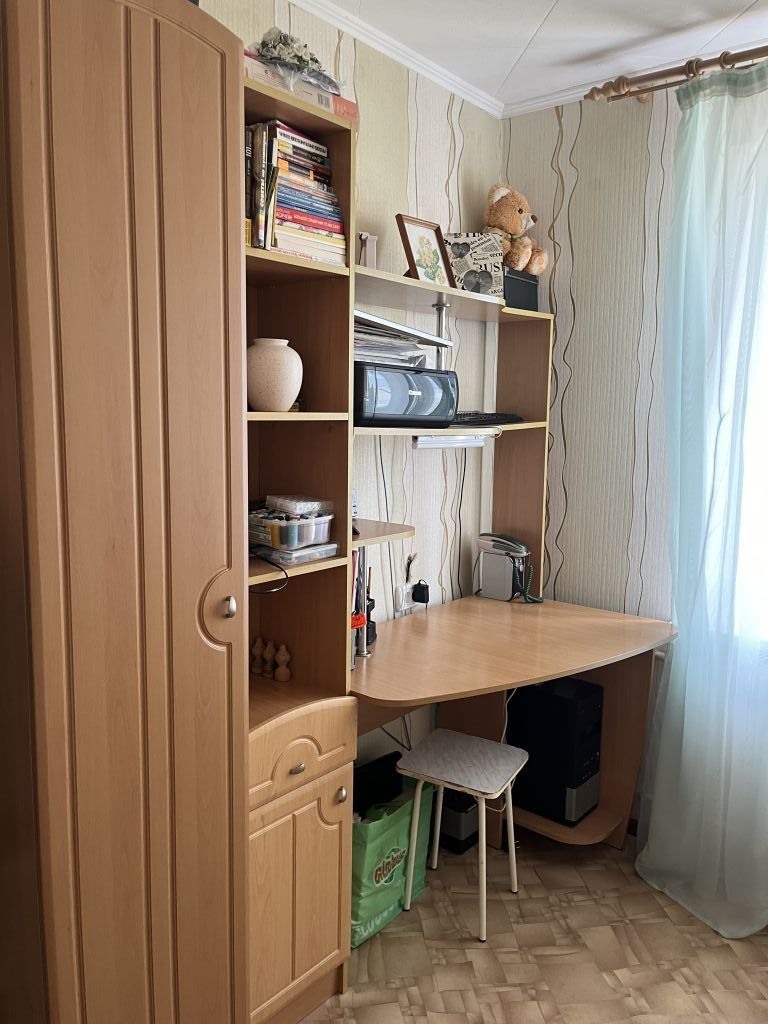 Продажа 3-комнатной квартиры, Энгельс, Центральная ул,  8