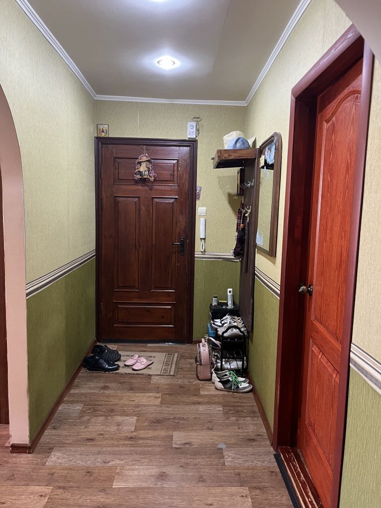 Продажа 3-комнатной квартиры, Энгельс, Центральная ул,  8