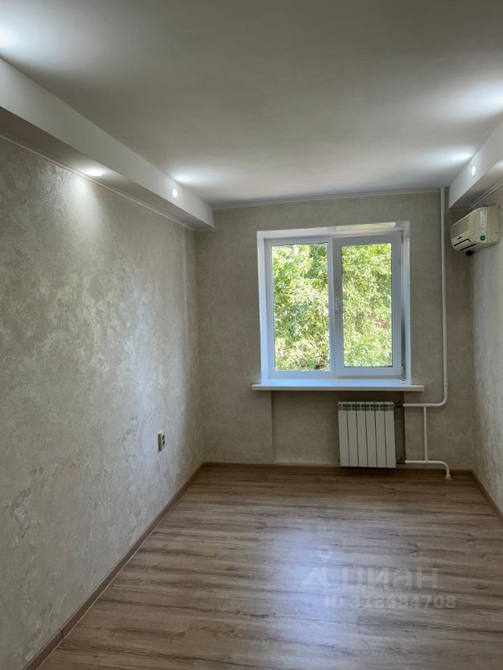 Продажа 3-комнатной квартиры, Энгельс, Колотилова ул,  4