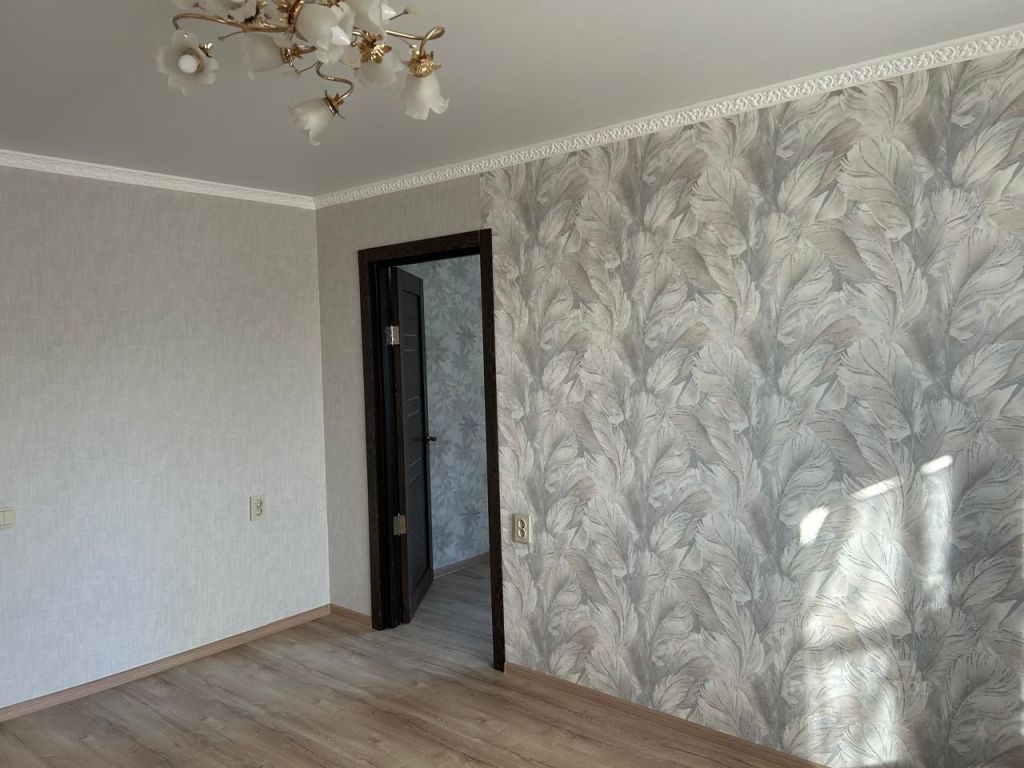 Продажа 3-комнатной квартиры, Энгельс, Колотилова ул,  4