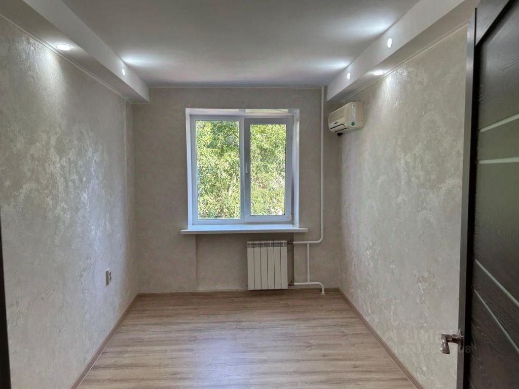 Продажа 3-комнатной квартиры, Энгельс, Колотилова ул,  4