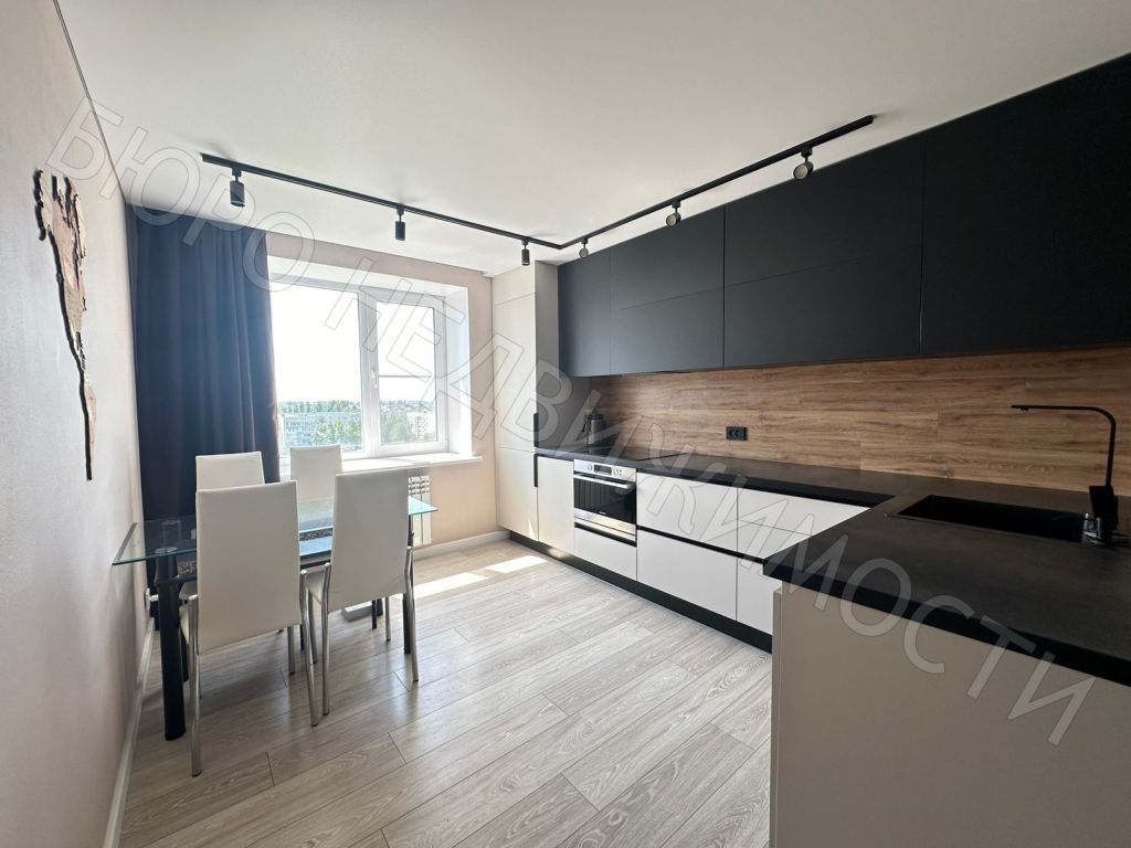 Продажа 2-комнатной квартиры, Балашов, Строителей ул,  6Б