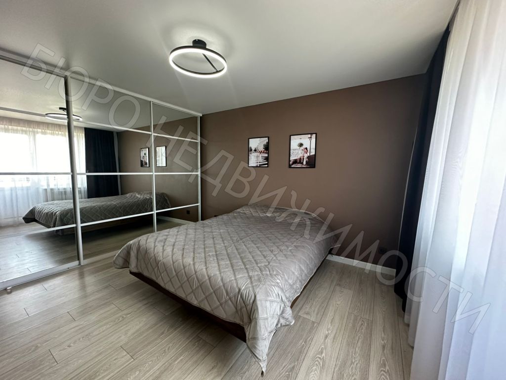 Продажа 2-комнатной квартиры, Балашов, Строителей ул,  6Б