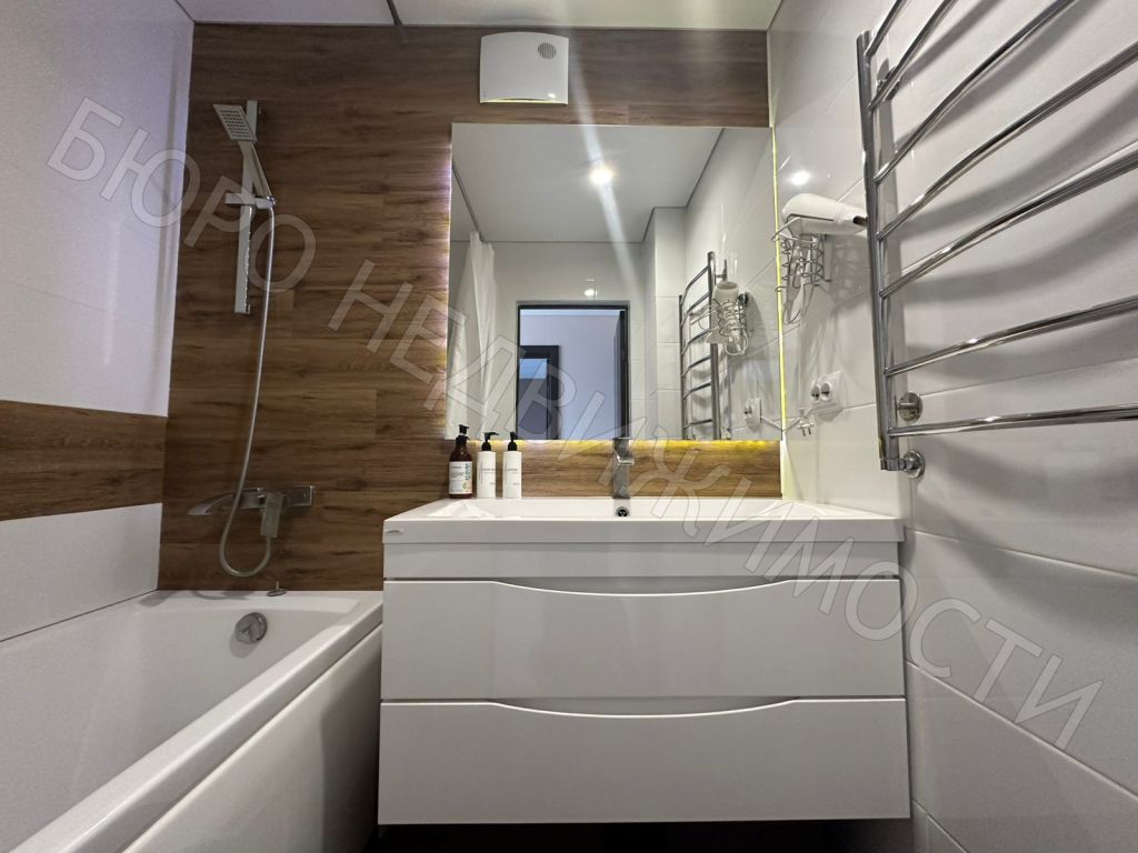 Продажа 2-комнатной квартиры, Балашов, Строителей ул,  6Б