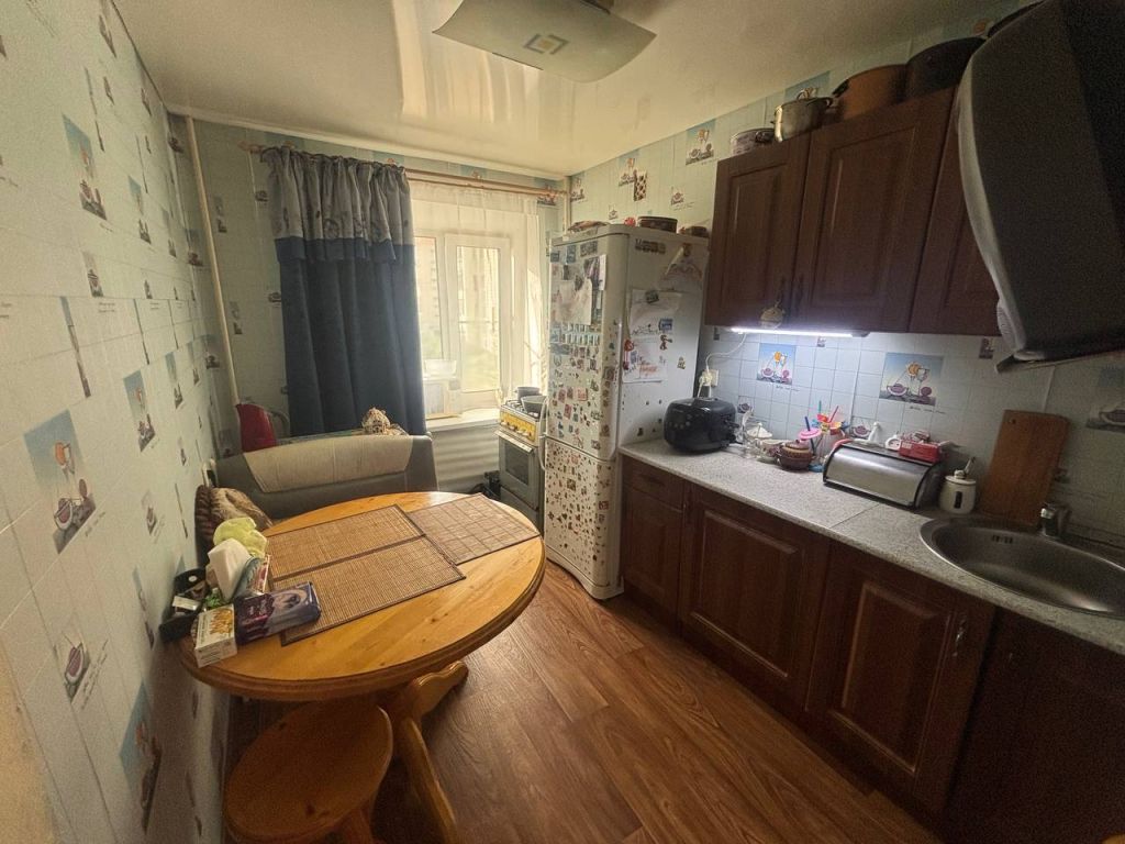 Продажа 2-комнатной квартиры, Кострома, Студенческий проезд,  11