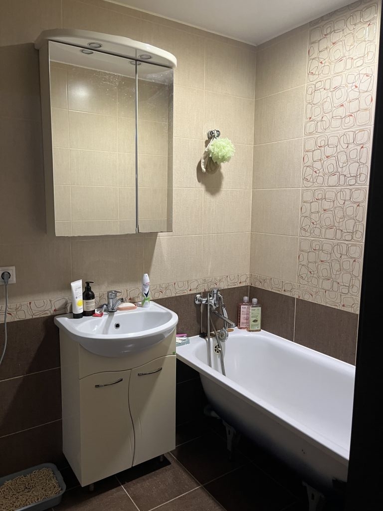 Продажа 3-комнатной квартиры, Энгельс, Ленинградская ул,  35