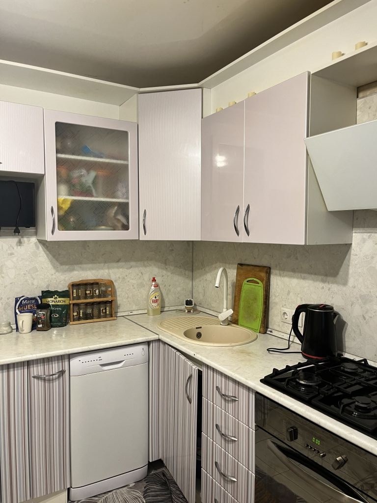 Продажа 3-комнатной квартиры, Энгельс, Ленинградская ул,  35