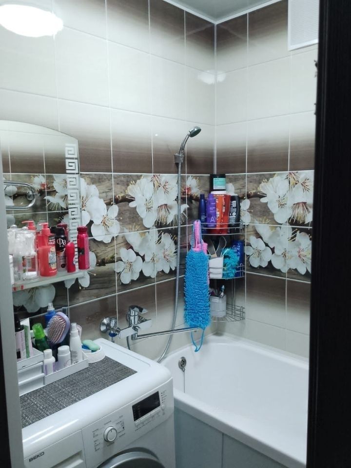 Продажа 3-комнатной квартиры, Саратов, Строителей 1-й проезд,  12