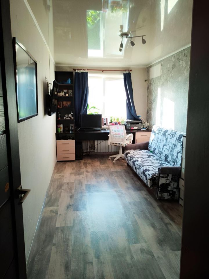 Продажа 3-комнатной квартиры, Саратов, Строителей 1-й проезд,  12