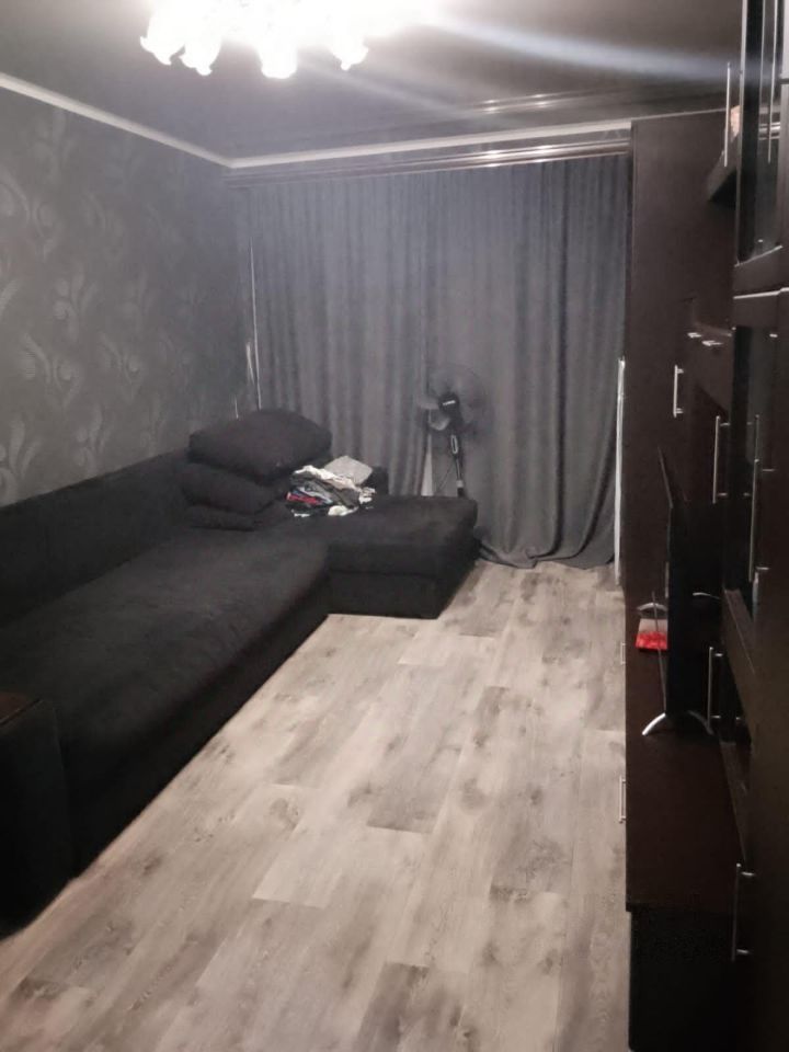 Продажа 3-комнатной квартиры, Саратов, Строителей 1-й проезд,  12