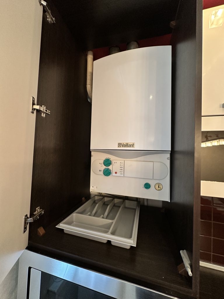 Продажа 2-комнатной квартиры, Иваново, Зверева ул,  15