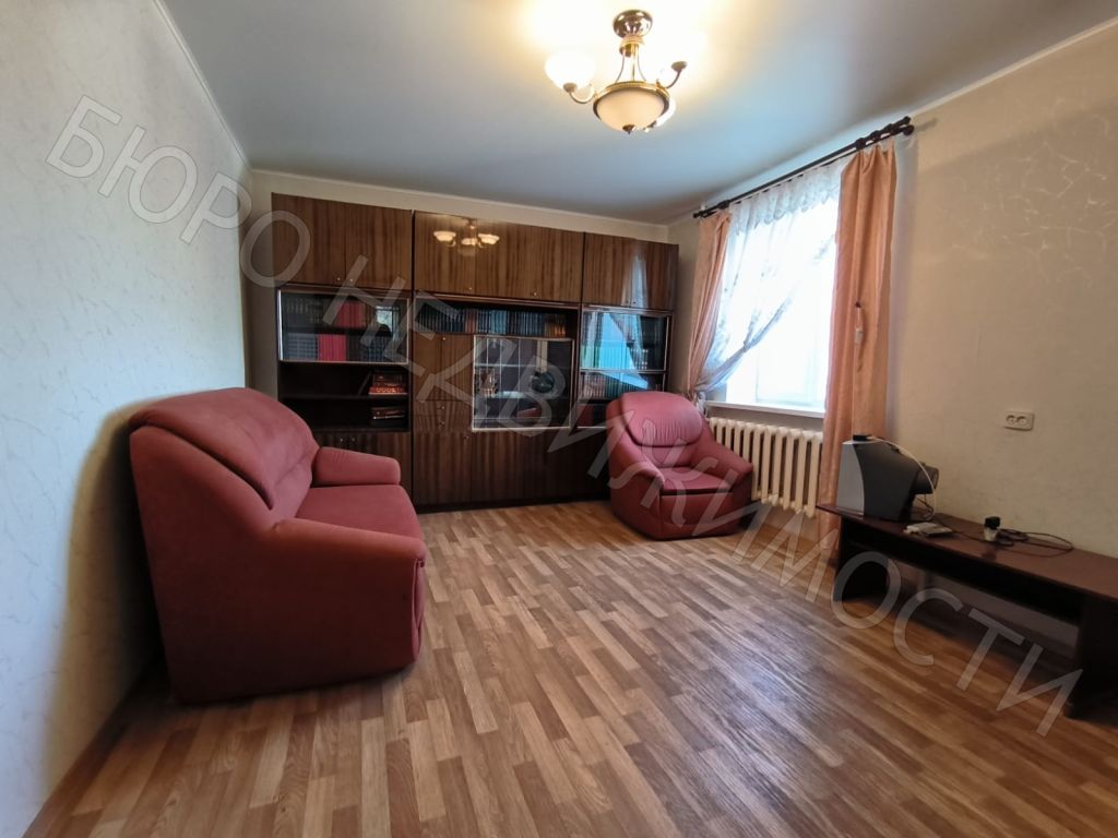 Продажа дома, 227м <sup>2</sup>, 10 сот., Балашов, Индустриальная ул,  2Б