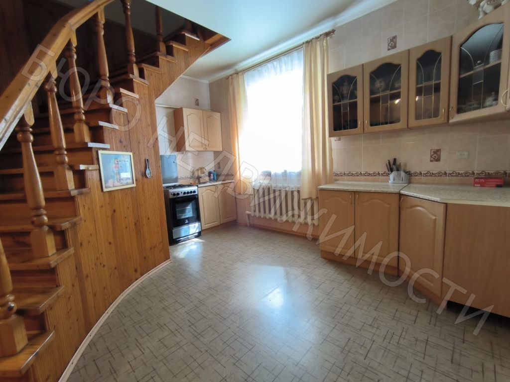 Продажа дома, 227м <sup>2</sup>, 10 сот., Балашов, Индустриальная ул,  2Б