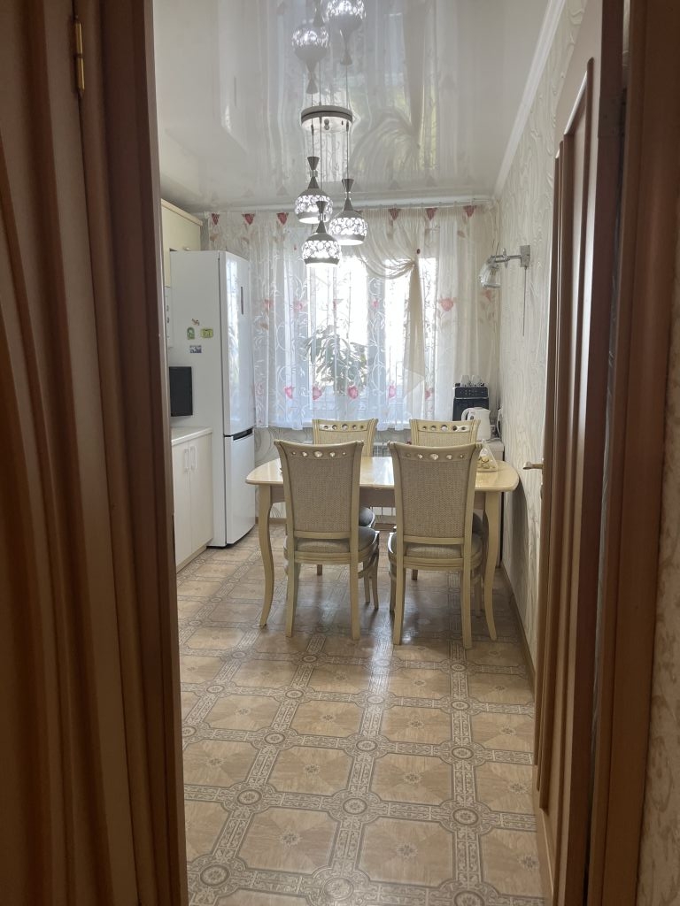 Продажа 3-комнатной квартиры, Энгельс, Фридриха Энгельса пр-кт,  16