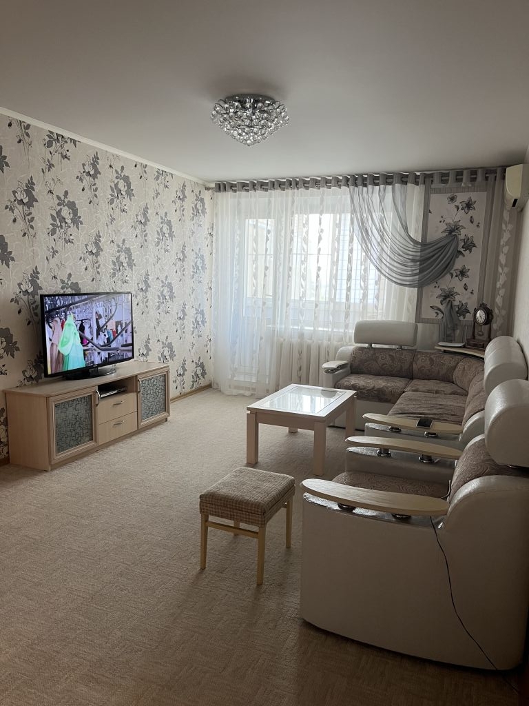 Продажа 3-комнатной квартиры, Энгельс, Фридриха Энгельса пр-кт,  16