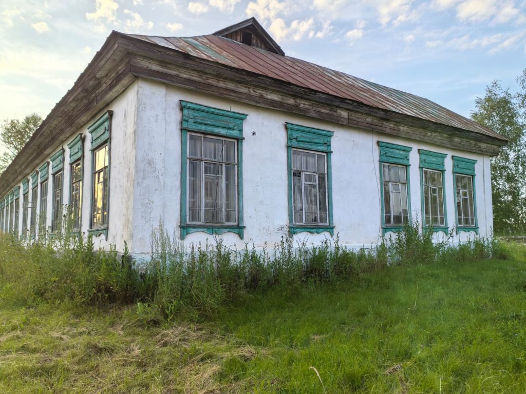 Продажа коммерческой недвижимости, 308м <sup>2</sup>, Лесной Вьяс, Набережная,  64