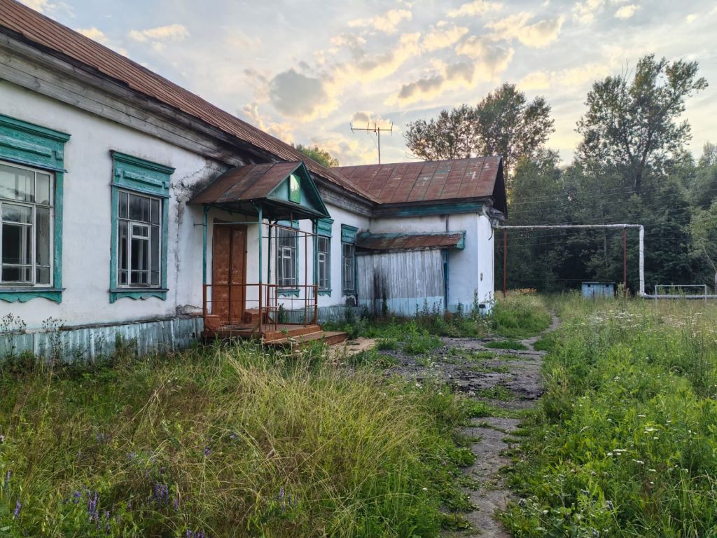 Продажа коммерческой недвижимости, 308м <sup>2</sup>, Лесной Вьяс, Набережная,  64