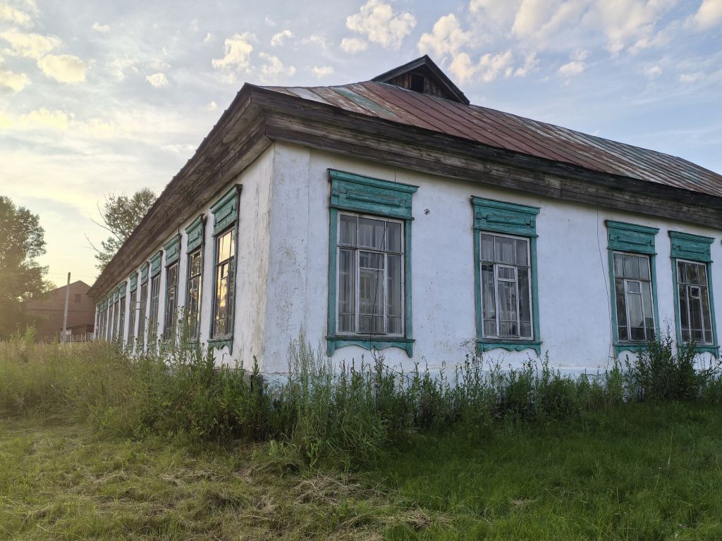 Продажа коммерческой недвижимости, 308м <sup>2</sup>, Лесной Вьяс, Набережная,  64