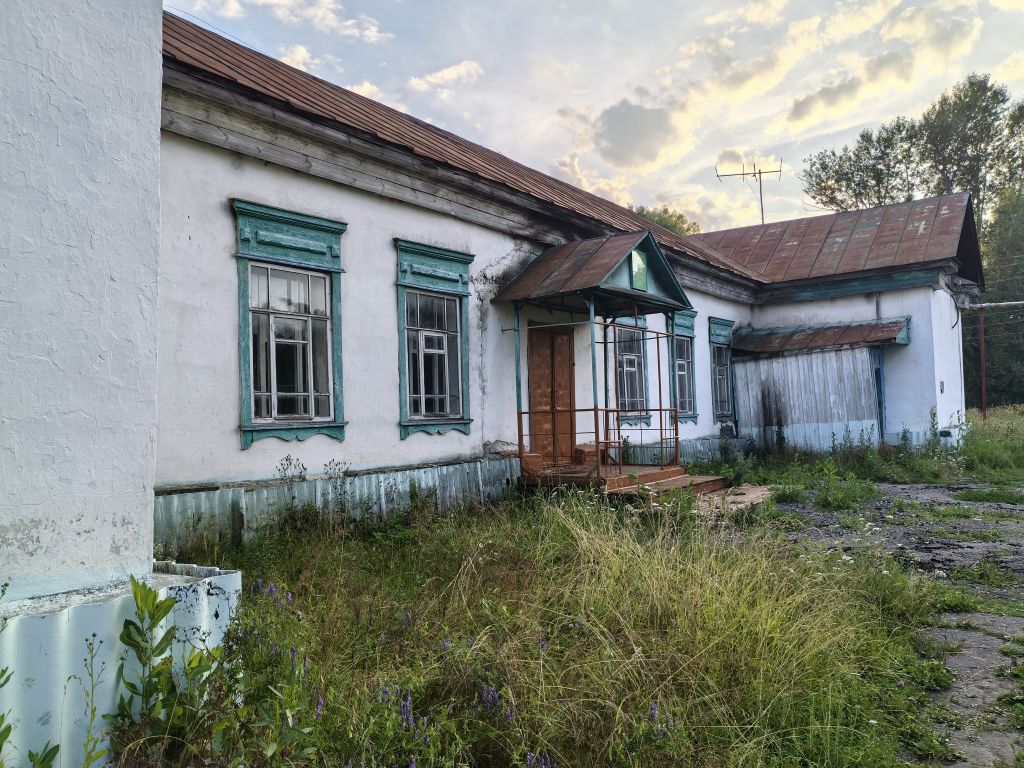 Продажа коммерческой недвижимости, 308м <sup>2</sup>, Лесной Вьяс, Набережная,  64