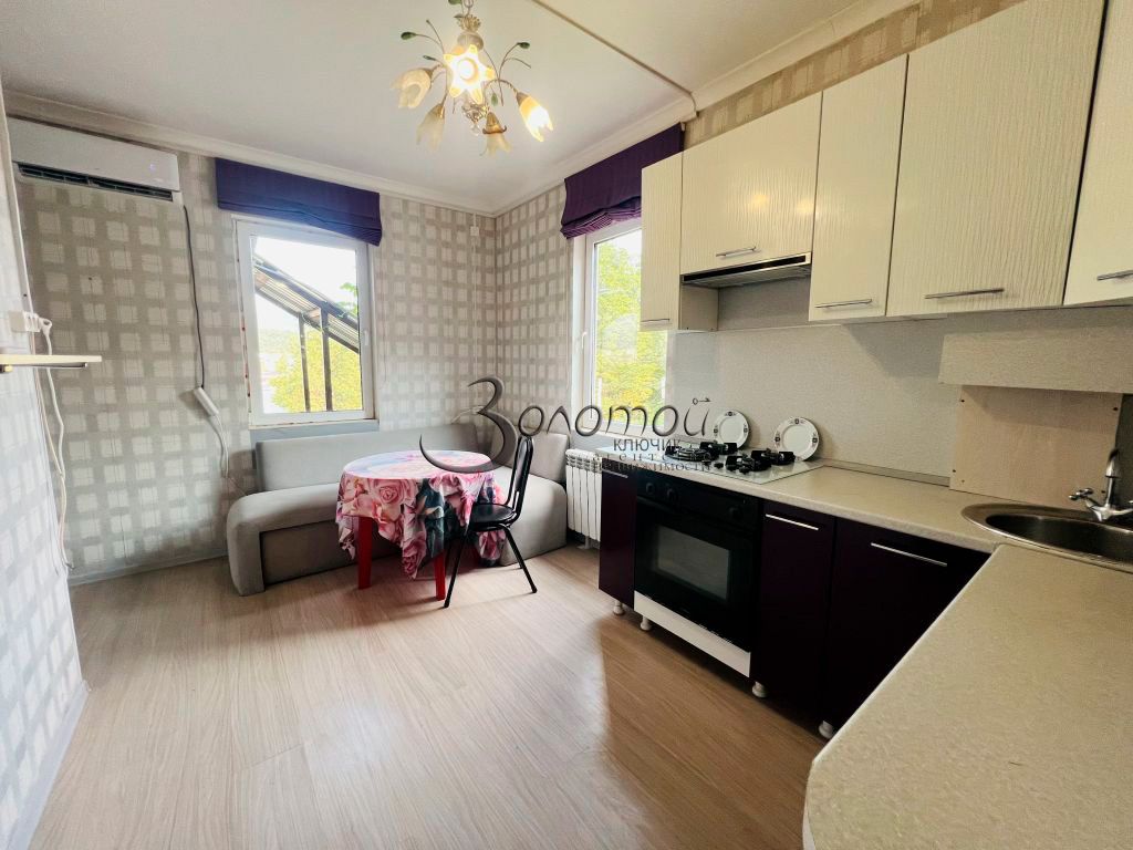 Продажа 2-комнатной квартиры, Кисловодск, Солнечный пер,  18