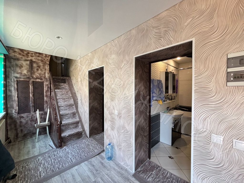 Продажа дома, 139м <sup>2</sup>, 10 сот., Балашов, Луначарского ул,  45