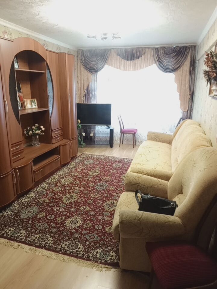 Продажа 3-комнатной квартиры, Новомосковск, Парковая ул,  8/2