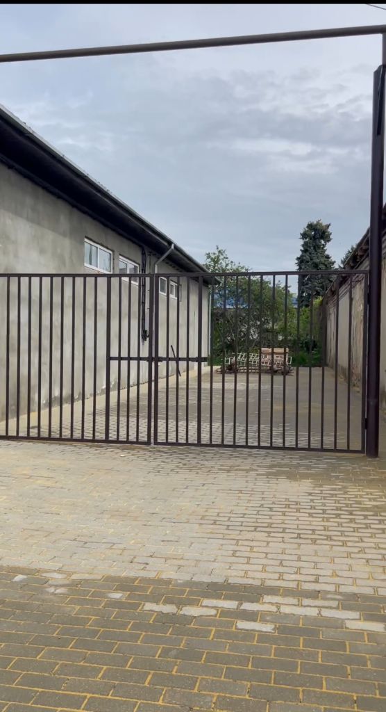 Аренда коммерческой недвижимости, 246м <sup>2</sup>, Светлоград, Московская ул,  2А