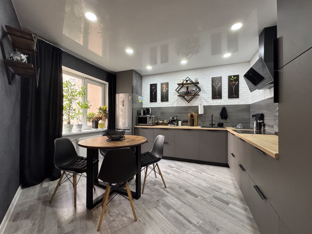 Продажа 3-комнатной квартиры, Саратов, Лунная ул,  30А