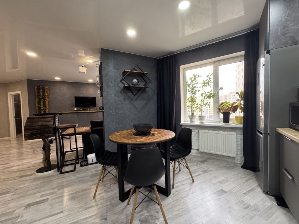 Продажа 3-комнатной квартиры, Саратов, Лунная ул,  30А