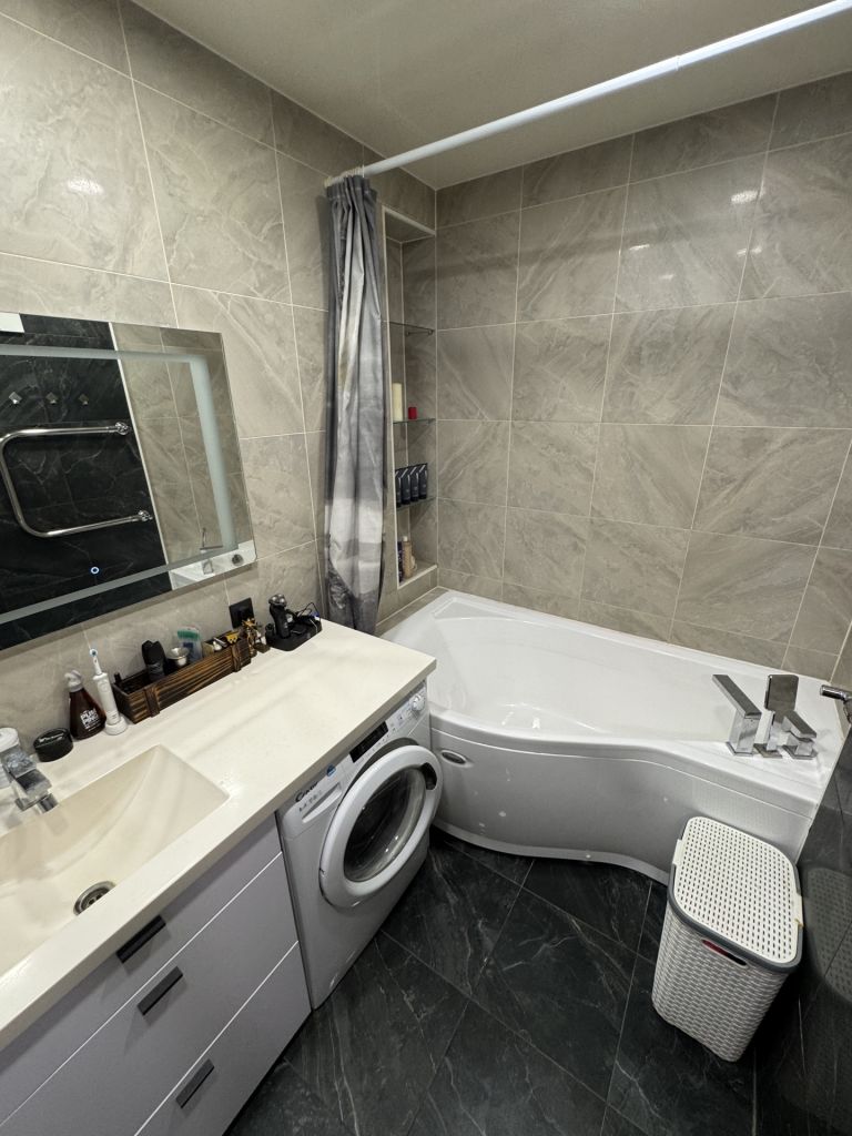 Продажа 3-комнатной квартиры, Саратов, Лунная ул,  30А