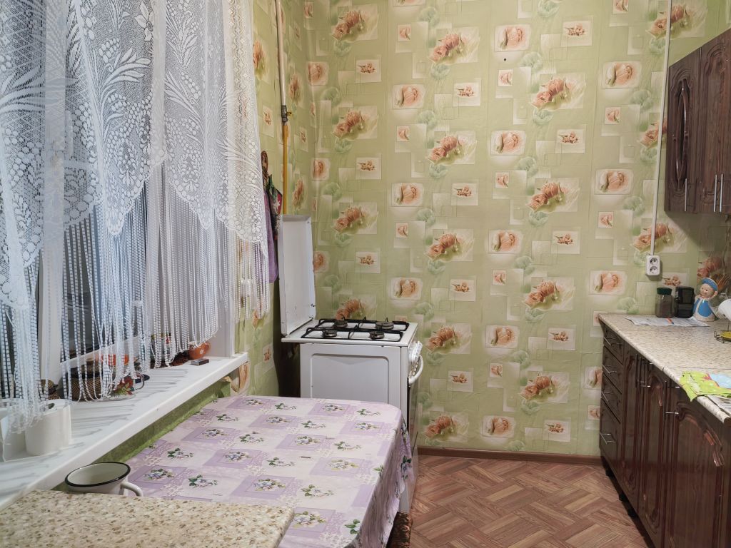 Продажа 3-комнатной квартиры, Родники, Центральная,  28