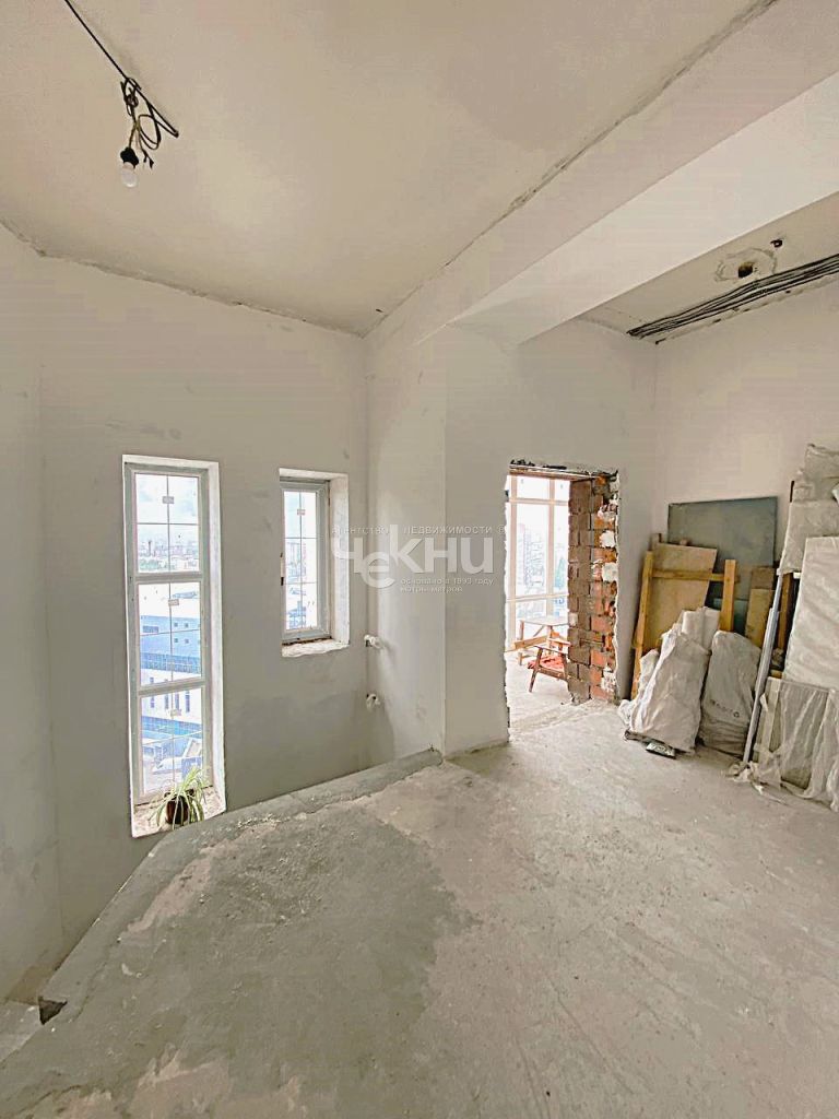 Продажа 5-комнатной квартиры, Нижний Новгород, Композитора Касьянова ул,  1