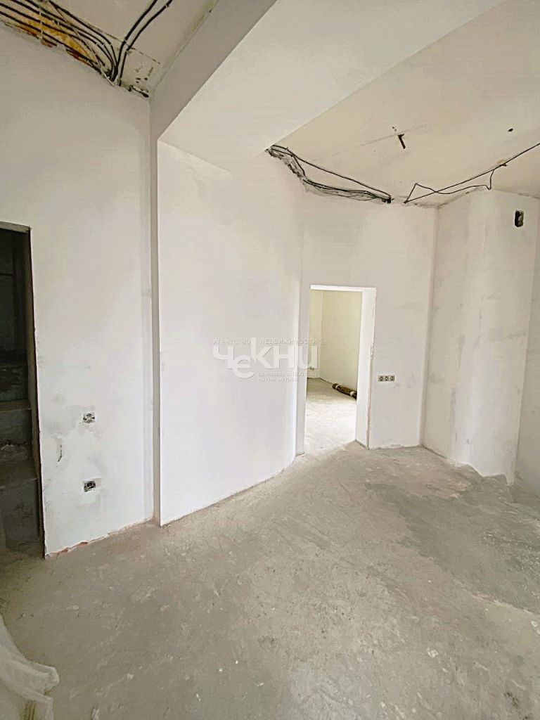 Продажа 5-комнатной квартиры, Нижний Новгород, Композитора Касьянова ул,  1