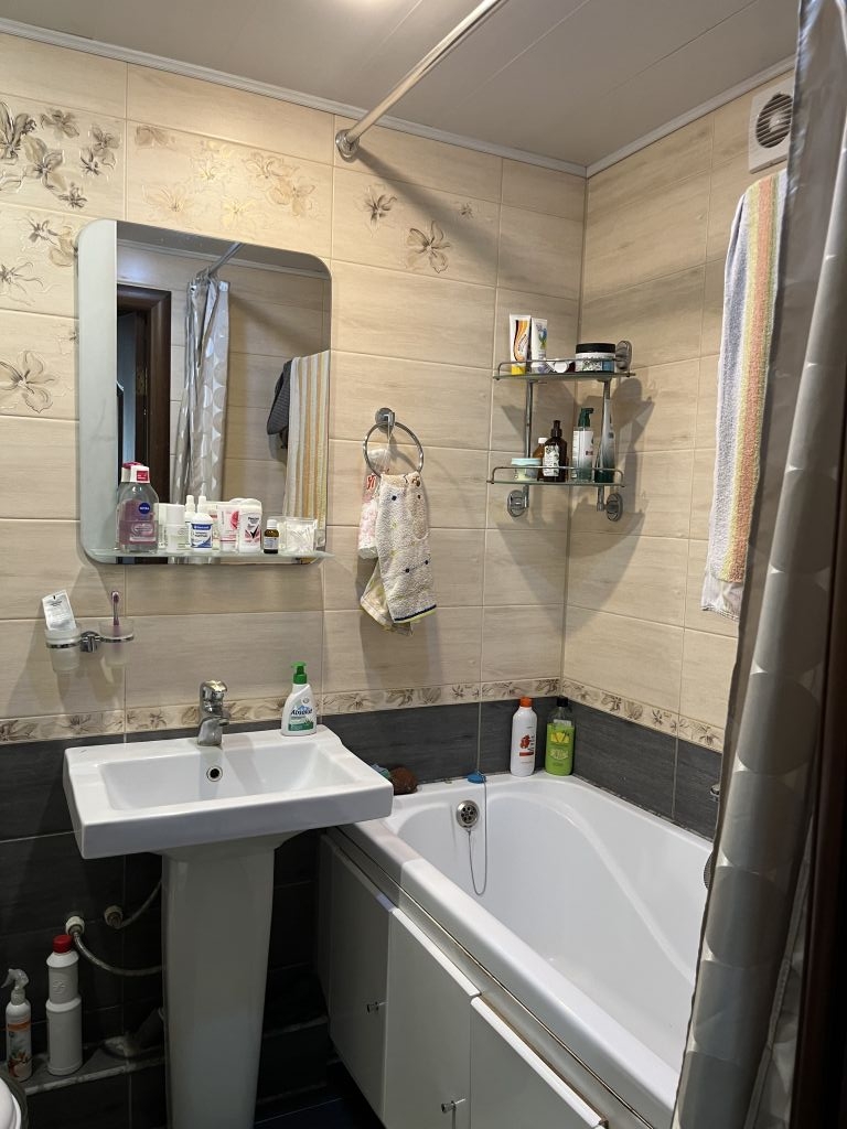 Продажа 4-комнатной квартиры, Энгельс, Ленина ул,  17