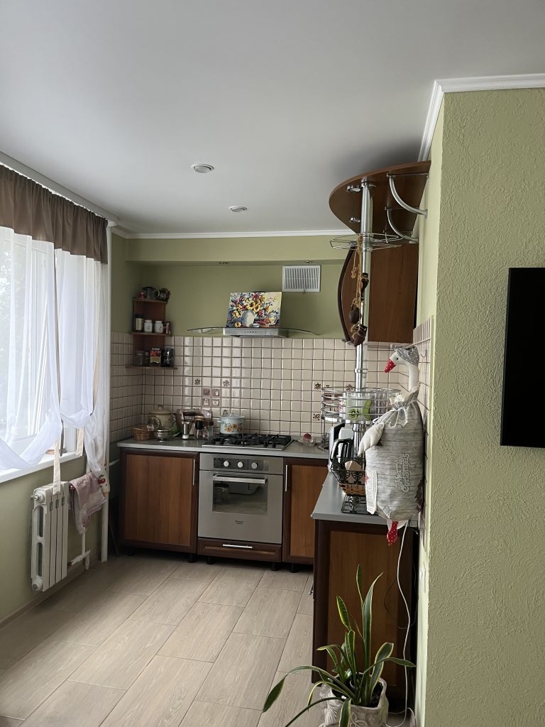 Продажа 4-комнатной квартиры, Энгельс, Ленина ул,  17