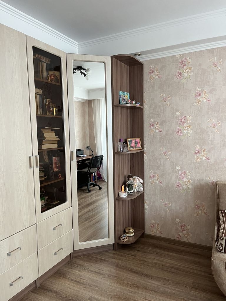 Продажа 4-комнатной квартиры, Энгельс, Ленина ул,  17