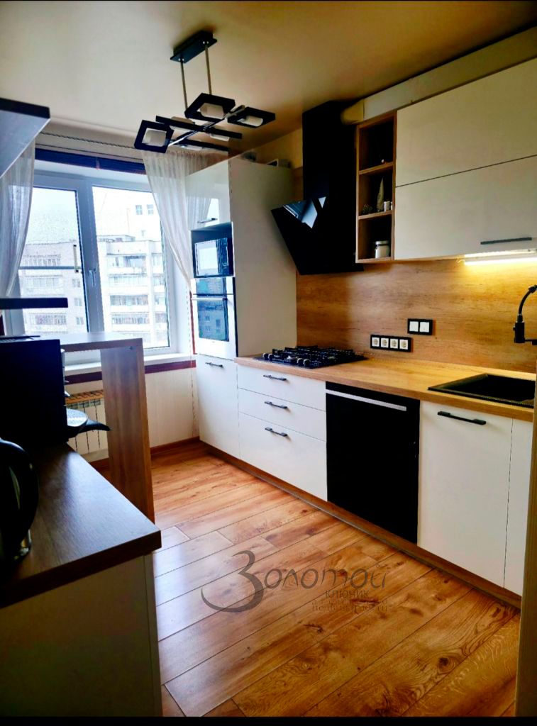 Продажа 4-комнатной квартиры, Дзержинск, Ситнова ул,  8б