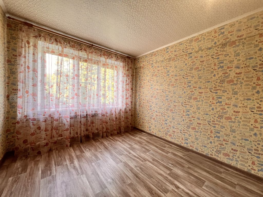 Продажа 3-комнатной квартиры, Новомосковск, Парковая ул,  16