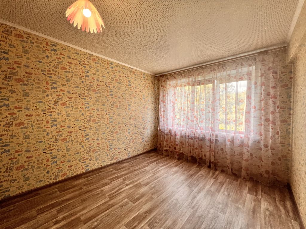 Продажа 3-комнатной квартиры, Новомосковск, Парковая ул,  16