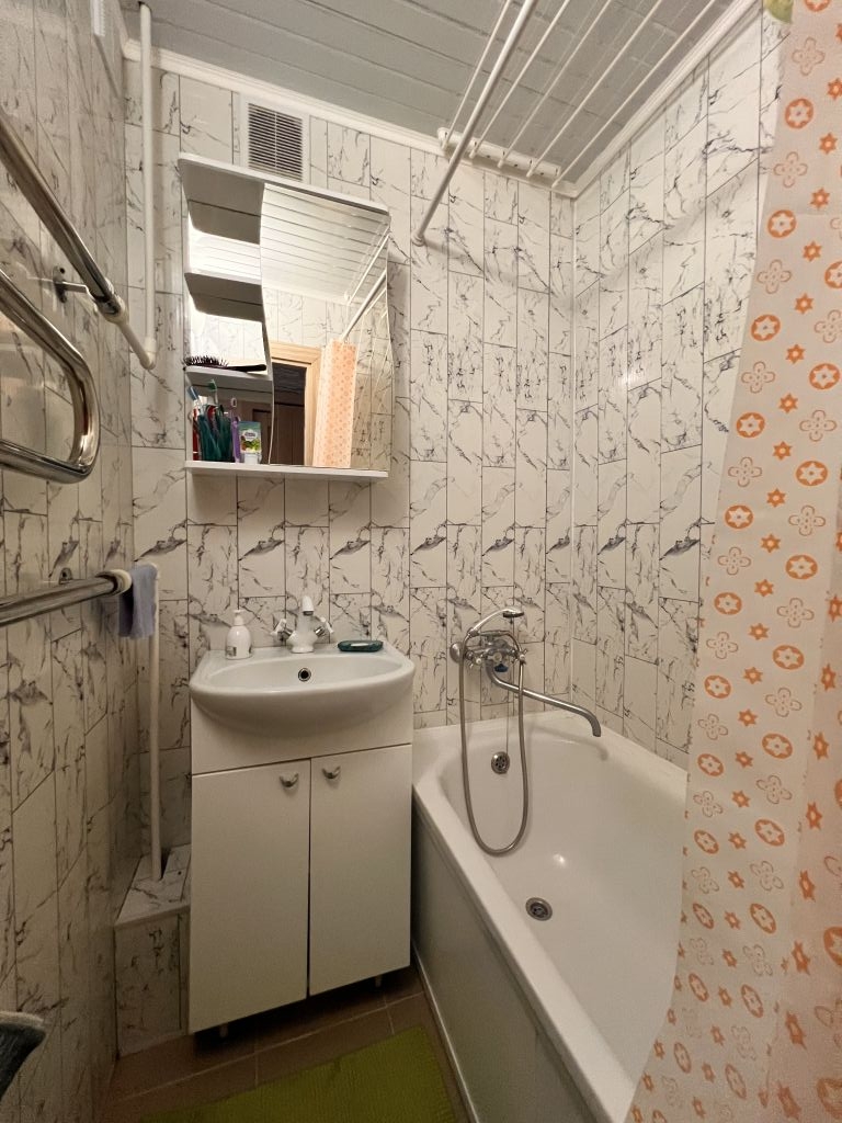 Продажа 3-комнатной квартиры, Новомосковск, Парковая ул,  16