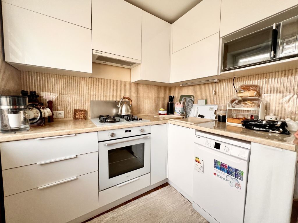 Продажа 3-комнатной квартиры, Новомосковск, Орджоникидзе ул,  5А