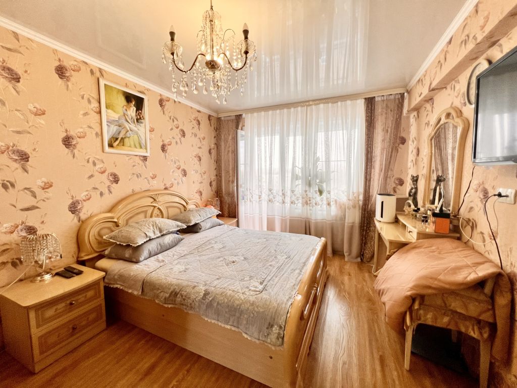 Продажа 3-комнатной квартиры, Новомосковск, Орджоникидзе ул,  5А