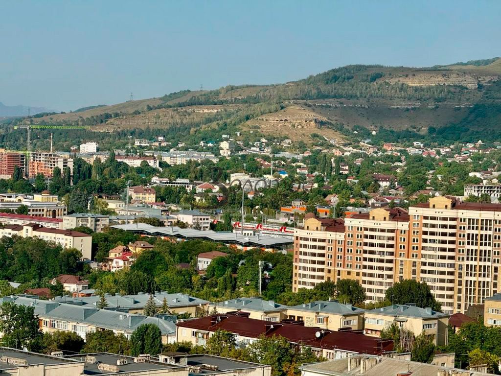 Продажа 3-комнатной квартиры, Кисловодск, Островского ул,  17