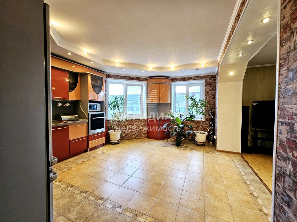 Продажа 3-комнатной квартиры, Бор, Ленина ул,  161к2