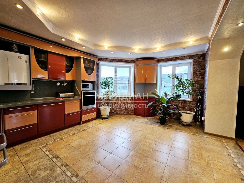 Продажа 3-комнатной квартиры, Бор, Ленина ул,  161к2